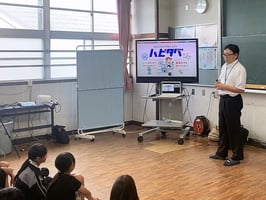 ハピタベ出前授業で食品ロス削減を学ぶ様子